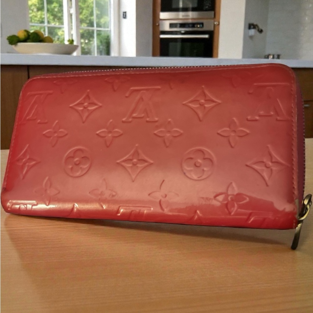 Louis Vuitton Cherry Red Vernis Embossed Wallet vintage - Picture 2 of 16
